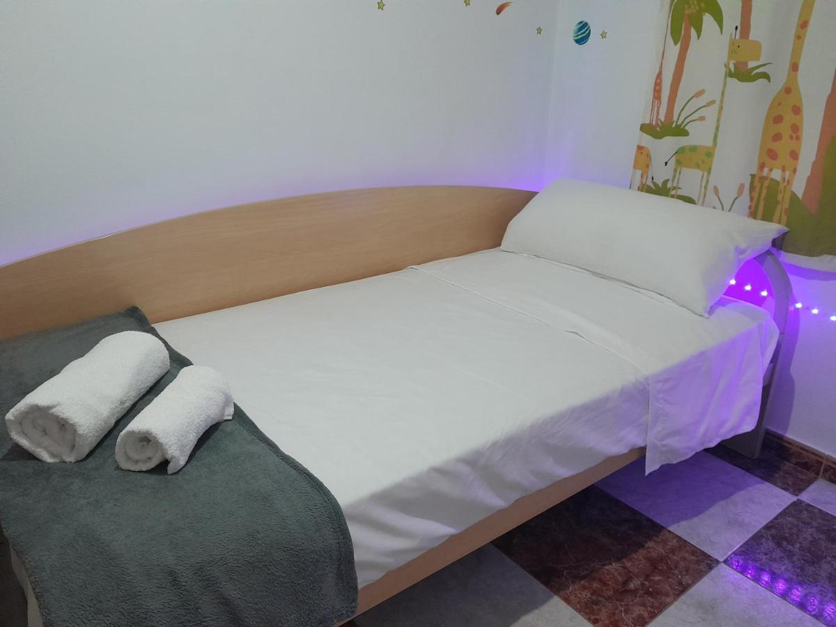 Ferienwohnung Disfruta De Un Barrio Tranquilo Alcalá de Guadaira Exterior foto