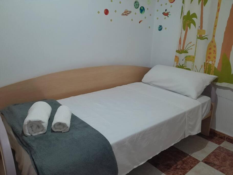 Ferienwohnung Disfruta De Un Barrio Tranquilo Alcalá de Guadaira Exterior foto